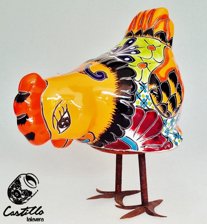 GALLINA CON PATAS DE HERRERIA 